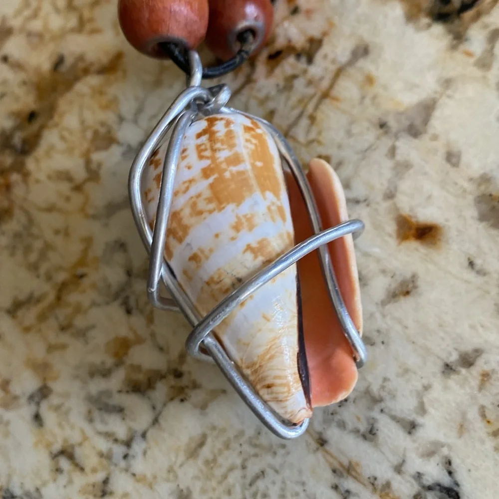 LAST DAYS FREE Shell and Bead Necklace